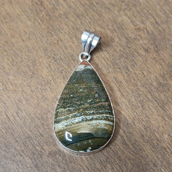 Jewelry - Elegant Stone Teardrop Pendant